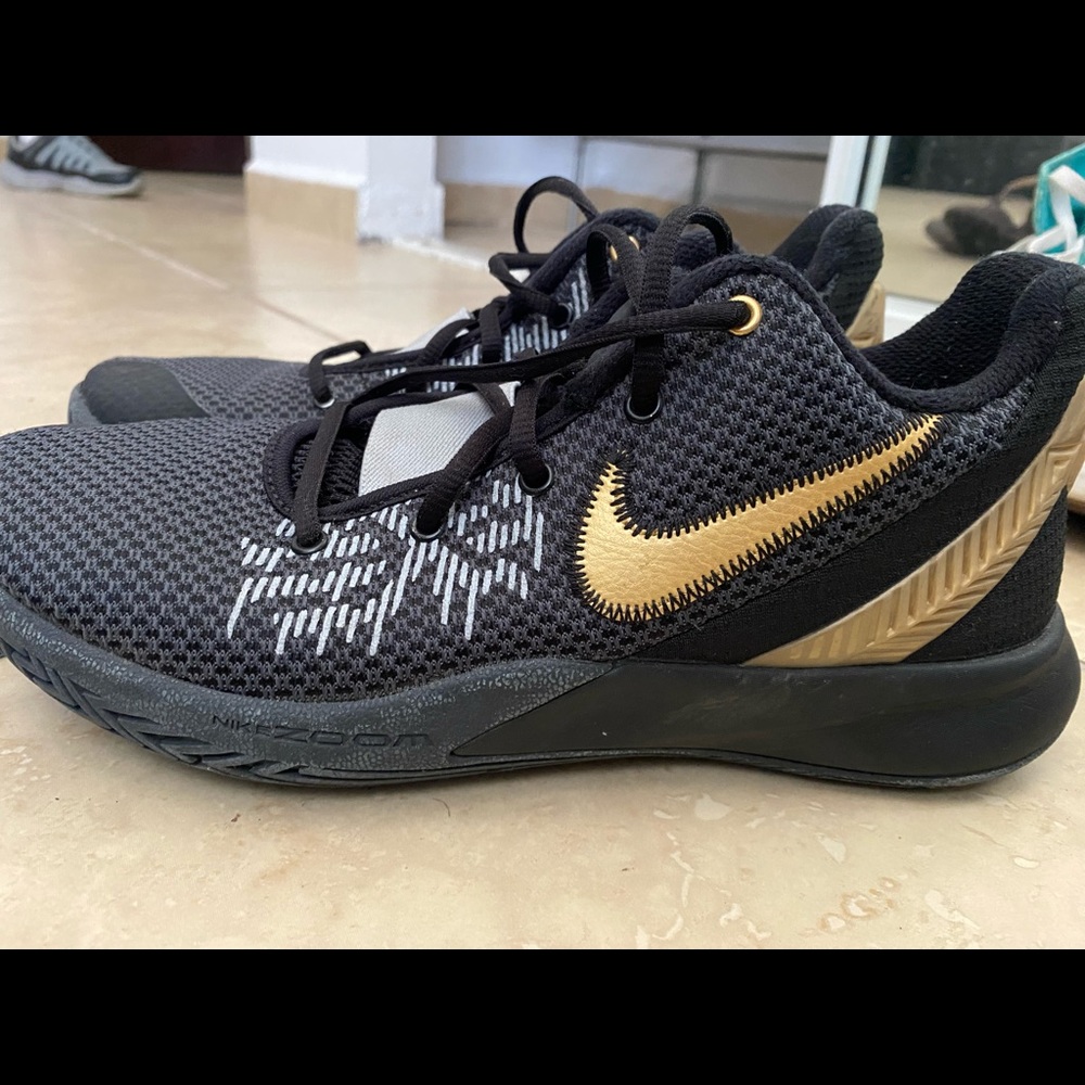 Nike Kyrie flytrap II training shoes